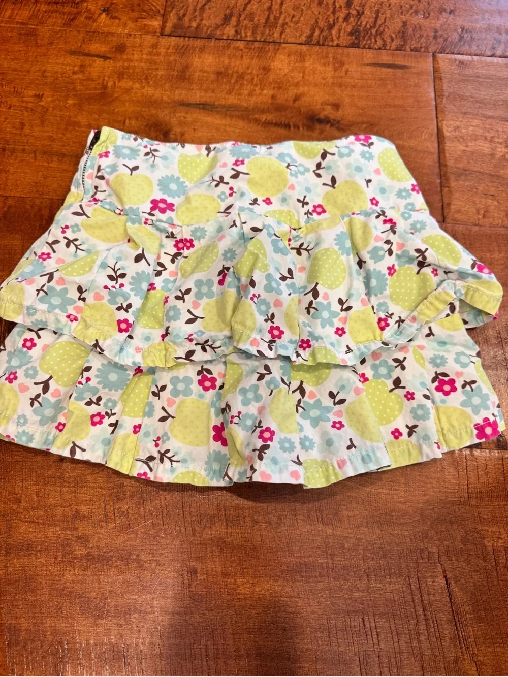Gymboree White Skort with Green Apple & Pink Flower Print